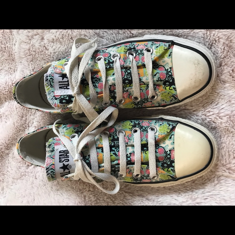 Converse all star tennis shoes